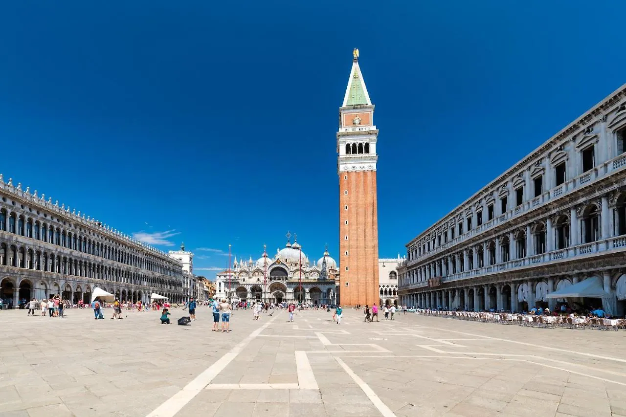 Very Central Apartment In Historical 1600 Palace With Lift A Few Min Walk From San Marco Square Benátky Itálie