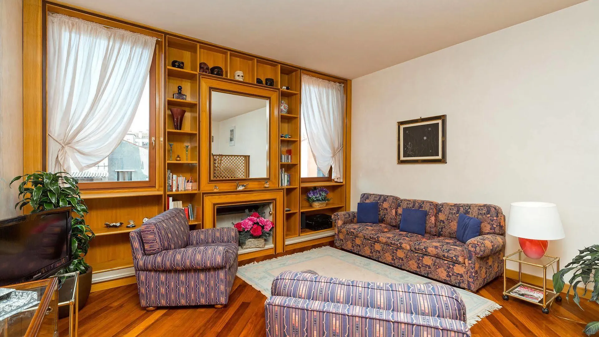 Very Central Apartment In Historical 1600 Palace With Lift A Few Min Walk From San Marco Square Benátky